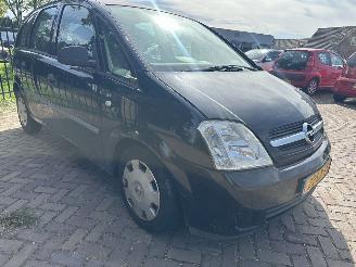 Schadeauto Opel Meriva 1.6 Essential 2003/1