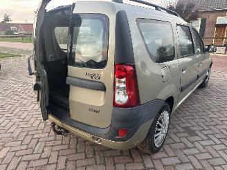 Dacia Logan 1.6-16V Lauréate picture 6