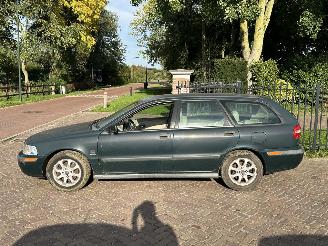Volvo V-40 1.8 automaat picture 2
