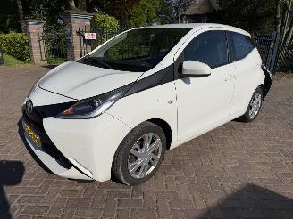  Toyota Aygo 1.0 VVT-i x-play 2014/7