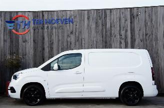 Schadeauto Opel Combo 1.5D Innovation Lang Airco Navi Cruise Stoelverw. Keyless Entry + Go 96KW 2019/5