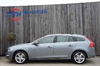 skadebil auto Volvo V-60 2.4 Twin Engine Hybrid D6 AWD Summum Harman Kardon Trekhaak 212KW 2016/9