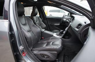 Volvo V-60 2.4 Twin Engine Hybrid D6 AWD Summum Harman Kardon Trekhaak 212KW picture 10