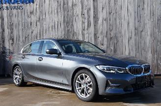 BMW 3-serie 320d Luxury Line Airco Navi Cruise 360° Schuifdak LED 140KW Euro 6 picture 5