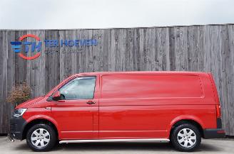 Damaged car Volkswagen Transporter T6 2.0 TDi Lang Airco Navi Cruise Apple Carplay Trekhaak 110KW Euro 6 2019/9