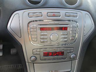 Ford Mondeo 2.0-16V Trend Wagon picture 21