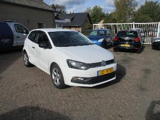 Vaurioauto  passenger cars Volkswagen Polo 1.0 EasyLine AIRCO 2014/10