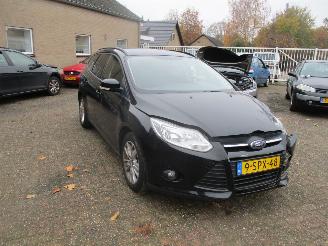 skadebil auto Ford Focus 1.6 TI-VCT-Titanium Automaat 2012/1