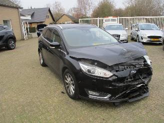 Vaurioauto  passenger cars Ford Focus 1.5 Titanium Automaat wagon 2017/5