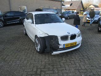Schadeauto BMW 1-serie 116d Corp.BnsLine REST BPM 450 EURO !!!!!! 2011/9