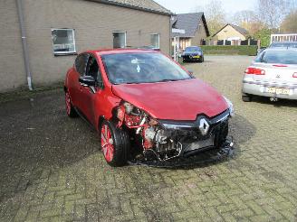 skadebil auto Renault Clio 0.9 TCe Dynamique 2013/5