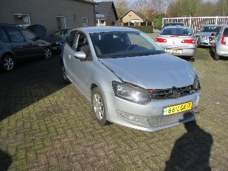 krockskadad bil auto Volkswagen Polo 1.4-16V Highline 2010/4