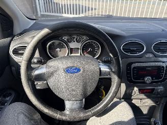 Ford Focus 2.0 Titanium picture 14