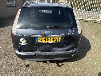 Ford Focus 2.0 Titanium picture 11