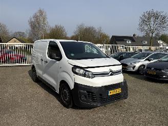 krockskadad bil auto Citroën Jumpy 1.6 BlueHDI 95 Cl XS 2017/4
