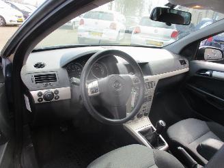 Opel Astra STATION WAGON 1.6 Temptation picture 16