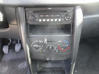 Peugeot 207 1.4 VTi Cool \'n Blue picture 20