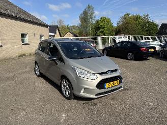 krockskadad bil auto Ford B-Max 1.6 TI-VCT Titanium REST BPM €700,-!!! 2013/2