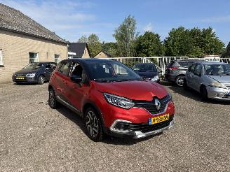 Damaged car Renault Captur 1.2 TCe Intens 2017/9