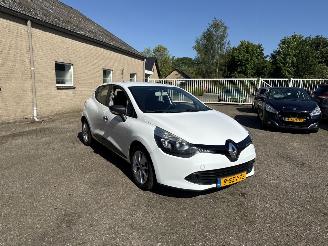 Schadeauto Renault Clio 0.9 TCe Authentique 2014/1