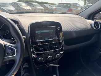 Renault Clio 1.2 16V Estate picture 20