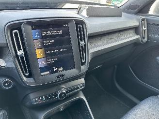 Volvo XC40 2.0 T4 Momentum picture 14