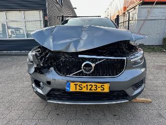 Volvo XC40 2.0 T4 Momentum picture 2
