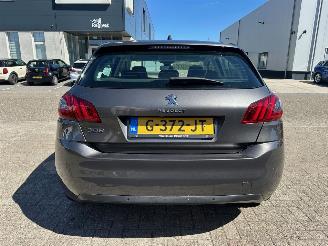 Peugeot 308 1.2 PureTech Allure picture 6