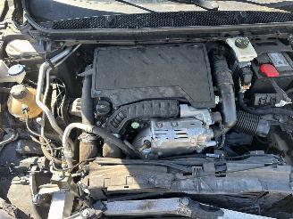 Peugeot 308 1.2 PureTech Allure picture 3