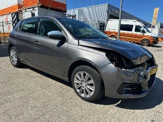 skadebil auto Peugeot 308 1.2 PureTech Allure 2019/10