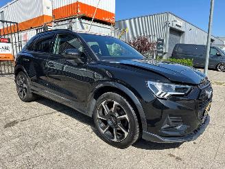 Vaurioauto  passenger cars Audi Q3 35 TFSI S edition 2022/2