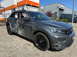 Vaurioauto  passenger cars Volkswagen T-Roc 1.5 TSI Sport Business R Automaat 2021/1