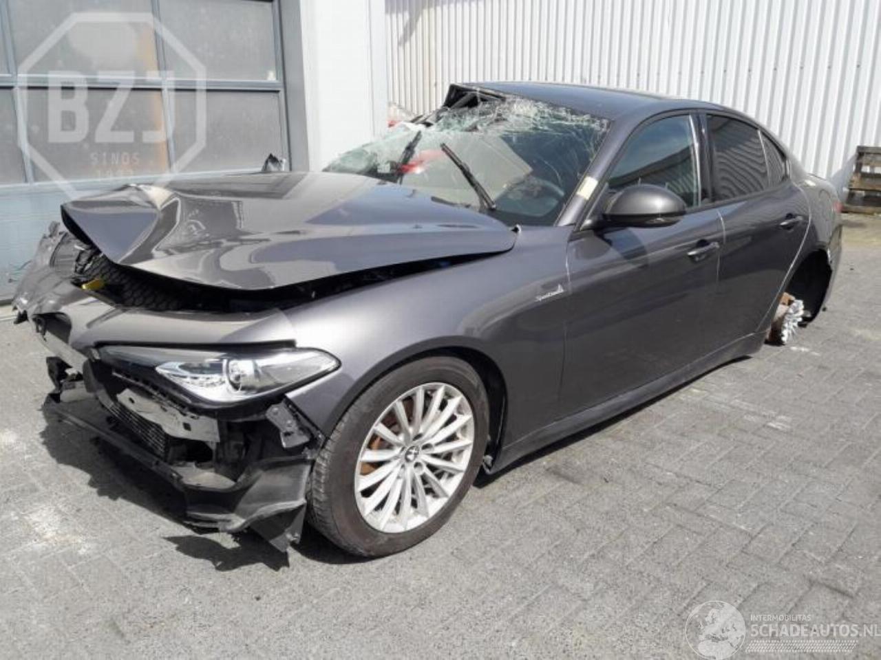 Alfa Romeo Giulia Giulia (952), Sedan, 2015 2.2d 160 16V