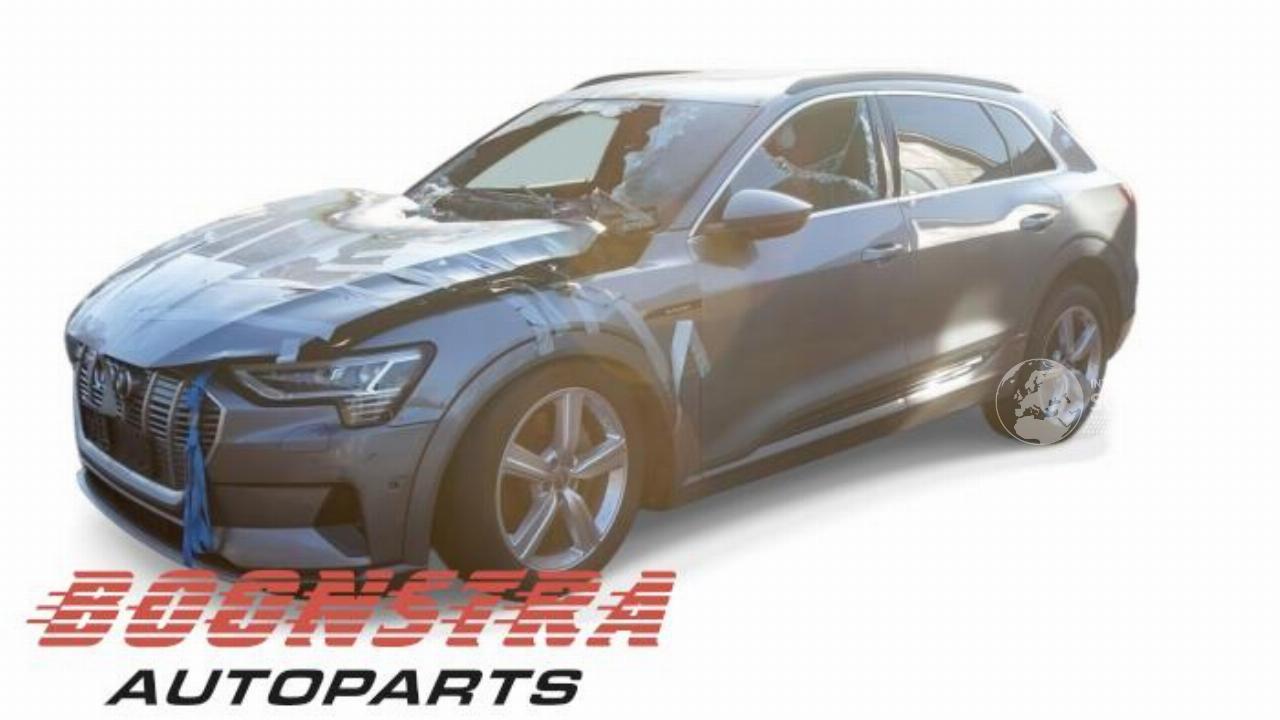 Audi E-tron e-tron (GEN), SUV, 2018 / 2023 55 quattro