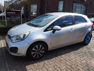 krockskadad bil auto Kia Rio 1.2 plus pack 2011/11