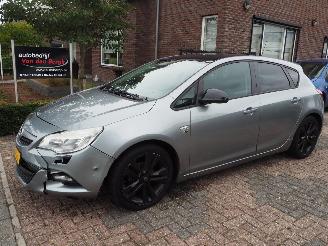 Damaged car Opel Astra 1.4 Turbo Sport 2012/6