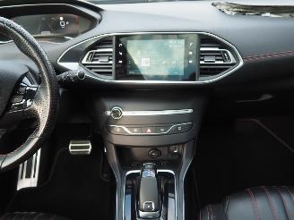 Peugeot 308 1.2 PureTech Blue Lease GT picture 21