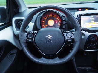 Peugeot 108 1.0 E-VTi Active Top! picture 12