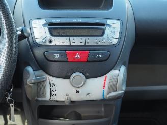 Toyota Aygo 1.0-12V motor kapot picture 13