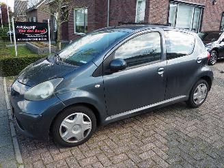  Toyota Aygo 1.0-12V motor kapot 2007/3