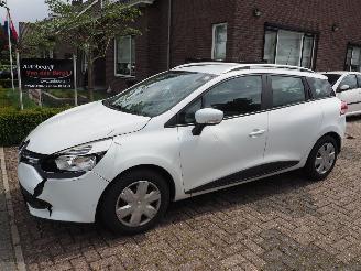 Damaged car Renault Clio 0.9 Tce Expression 2014/3