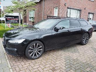 Coche accidentado Volvo V-90 2.0 B4 R-Design Motorschaden 2021/5
