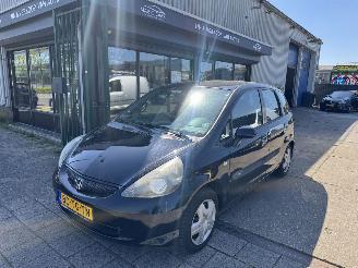 krockskadad bil auto Honda Jazz 1.2 AIRCO 2006/9