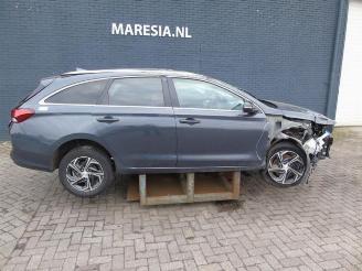 Hyundai I-30 i30 Wagon (PDEF5), Combi, 2017 1.5 T-GDI 16V Hybrid 48V picture 3