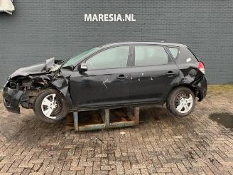 Auto da rottamare Kia Cee d Cee'd (EDB5), Hatchback 5-drs, 2006 / 2012 1.6 CRDi 16V 2011/12