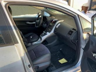 Coche siniestrado Toyota Auris Auris (E15), Hatchback, 2006 / 2012 1.8 16V HSD Full Hybrid 2011/8