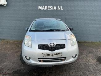 Toyota Yaris Yaris II (P9), Hatchback, 2005 / 2014 1.3 16V VVT-i picture 2