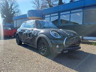 Schadeauto Mini Cooper 1.5 Coop.Chili S.Bns 2016/3
