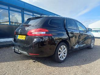 Peugeot 308 1.2 PureTech Style picture 4