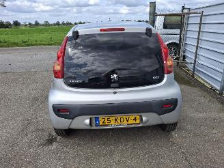 Peugeot 107  picture 7